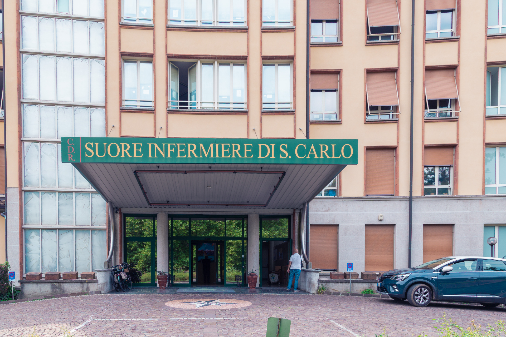 RSA Agliate — Ingresso